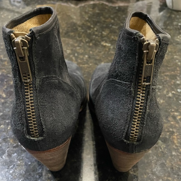 J Shoes Belgrave Booties - Picture 3 of 4